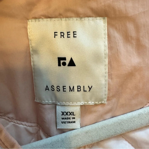 Free Assembly pink light weight quilted jacket - Picture 4 of 6